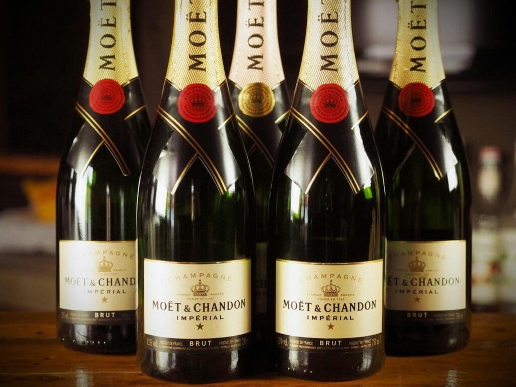 Difference Between Moët & Chandon and Veuve Clicquot Champagne